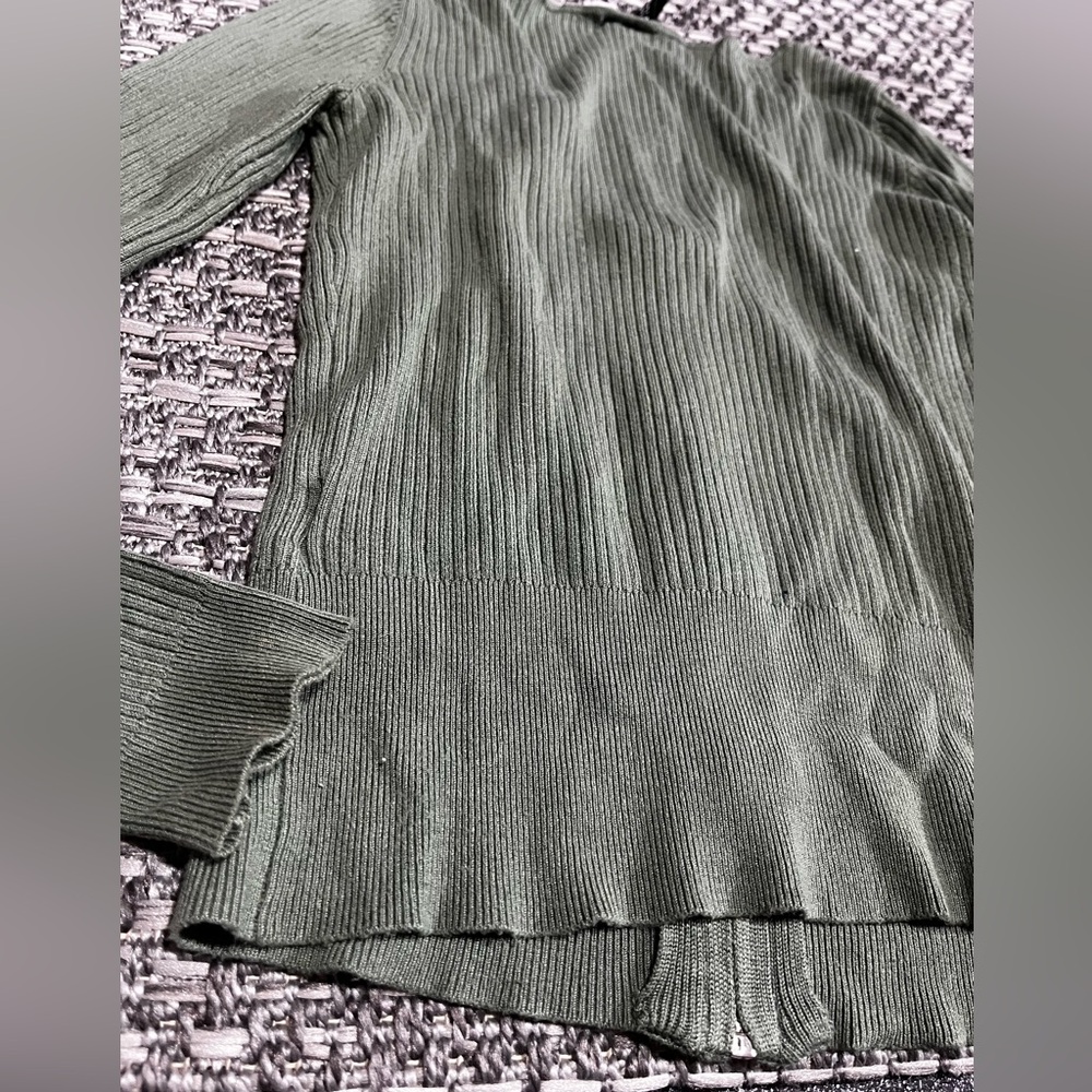 H&M | Olive Ribbed Full-Zip Long Sleeve - Picture 8 of 8